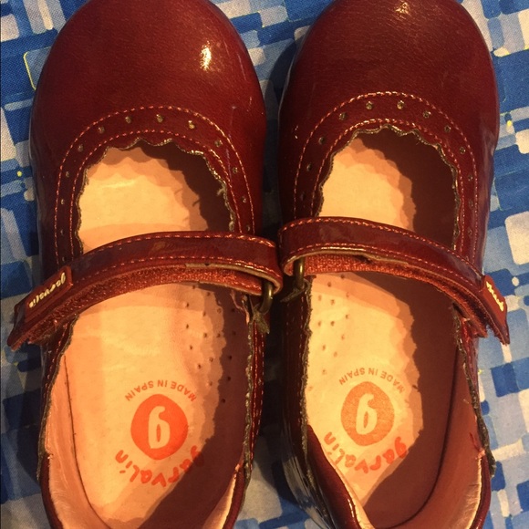 Garvalin (made in Spain) girls shoes rich red - Picture 6 of 9